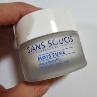 산수시 아쿠아 베네핏 24h 수부지 물광 속건조 수분크림 50ml — 5점을 준 리뷰어가 2021년 6월 올린 사용 사진