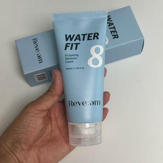 나우 [리브엠]피부 속부터 겹겹이, 촘촘하게! 워터핏8중 수분착붙 크림 — 5점을 준 리뷰어가 2025년 5월 올린 사용 사진