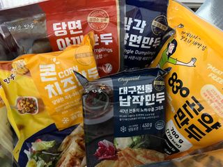 (주)성경순만두 곤약만두.콘치즈만두,삼각당면만두,당면 야끼만두,대구전통 납작만두,떡뽁이 매콤소스,달콤소스 — 5점을 준 리뷰어가 2023년 4월 올린 사용 사진
