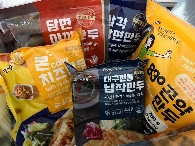 곤약만두.콘치즈만두,삼각당면만두,당면 야끼만두,대구전통 납작만두,떡뽁이 매콤소스,달콤소스 리뷰 사진