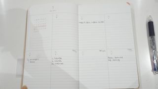 리훈 2023년 하고싶은말다이어리 (세로/정사각 중 택 1, 베이지/블루 중 택 1) — 5점을 준 리뷰어가 2023년 1월 올린 사용 사진
