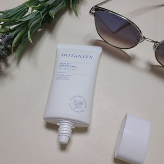 보타니티 촉촉수분자차 아쿠아핏 선 에센스 50ml + 보송톤업자차 징크 선 로션 50ml SPF50+ PA++++ (4/25) — 5점을 준 리뷰어가 2022년 4월 올린 사용 사진