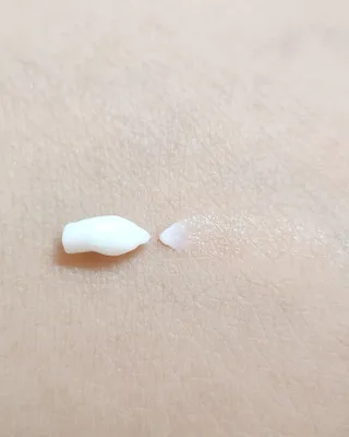 러브모아 향수 고체향수 승무원 고체향수 바르는 향수 니치향수 도손 우드세이지 앤 씨솔트 — 5점을 준 리뷰어가 2023년 1월 올린 사용 사진
