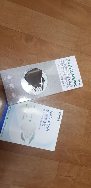 에버그린 순면 끈조절 KF80 마스크 - 화이트/블랙 컬러 대형 - 10매 — 5점을 준 리뷰어가 2021년 6월 올린 사용 사진