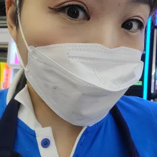 케이파이 항균 마스크 [케이파이] 항균 마스크 60매입 (개별 포장) 숨쉬기 편하여, 야외에서 운동할 때 사용이 편합니다. — 5점을 준 리뷰어가 2022년 6월 올린 사용 사진