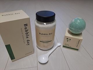 버블데이 아로마/과일 거품 입욕제 — 5점을 준 리뷰어가 2021년 7월 올린 사용 사진