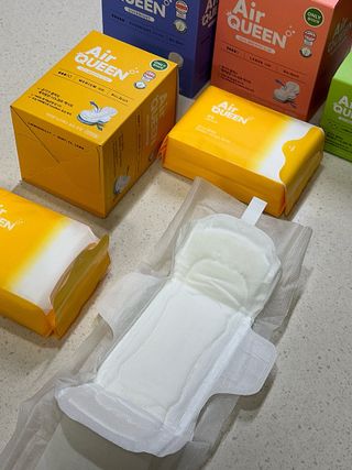 에어퀸 뉴브레스 유기농 생리대 4종 (팬티라이너 20P + 중형 10P + 대형 10P + 오버나이트 8P)_체험단 — 5점을 준 리뷰어가 2024년 6월 올린 사용 사진