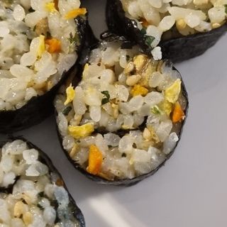 해풀잎 누구나 김밥*1ea [(혼합야채 35g *1ea,  김밥김 (5g, 5ea),  양념간장 (6g, 5ea), 참기름(5g, 2ea)] — 4.5점을 준 리뷰어가 2022년 8월 올린 사용 사진