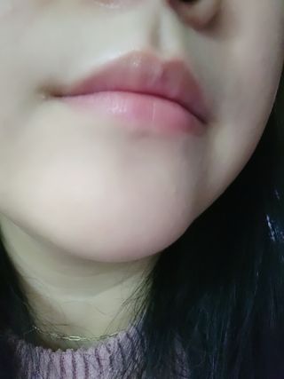 [후르디아] 올리브영 착한보습 비건 립버터 2종 — 5점을 준 리뷰어가 2023년 1월 올린 사용 사진