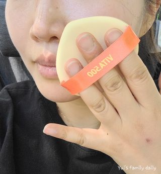 광동생활건강 MF[광동] 비타500✨주름개선·미백·SPF50+🌞퍼펙트쉴드 빅 선쿠션 본품 — 5점을 준 리뷰어가 2024년 5월 올린 사용 사진