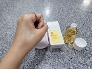 바이오오일 [바이오-오일] 스킨케어 오일 내추럴 60ml — 5점을 준 리뷰어가 2021년 12월 올린 사용 사진