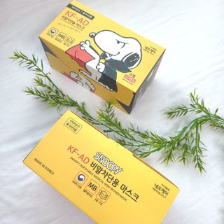 JHWORLD 스누피 마스크 정품 스누피 KF-AD 국내 비말차단 아동용 성인용 일회용 덴탈마스크 50매 — 4.5점을 준 리뷰어가 2021년 6월 올린 사용 사진