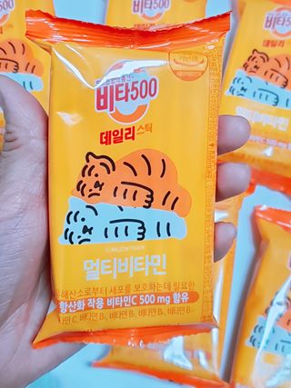 광동생활건강 [광동] 비타500데일리스틱 수능 패키지 (70+굿즈) 뚱랑이 수능엽서+쇼핑백 — 5점을 준 리뷰어가 2022년 11월 올린 사용 사진