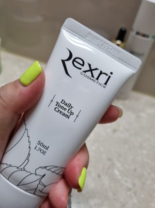 렉스리 데일리 톤업 크림 Rexri Daily Tone Up Cream — 4점을 준 리뷰어가 2022년 7월 올린 사용 사진