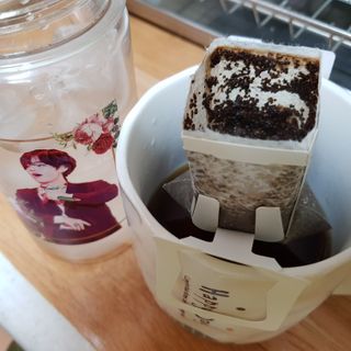 (주)쟈뎅 쟈뎅 클래스 핸드 드립 커피 10P 2종_디카페인 1종+랜덤 플레이버 1종 — 4점을 준 리뷰어가 2021년 4월 올린 사용 사진