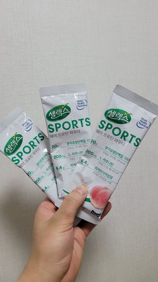 셀렉스스포츠 [복숭아맛] 셀렉스 스포츠 웨이 프로틴 파우더 스틱형 — 5점을 준 리뷰어가 2021년 5월 올린 사용 사진