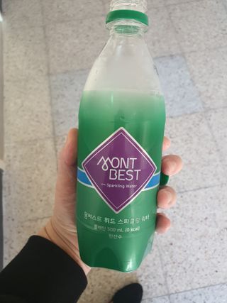 몽베스트 Montbest with Sparkling water Plain 20병 — 5점을 준 리뷰어가 2021년 11월 올린 사용 사진