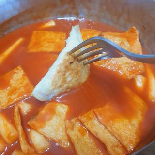 (주)성경순만두 곤약만두.콘치즈만두,삼각당면만두,당면 야끼만두,대구전통 납작만두,떡뽁이 매콤소스,달콤소스 — 4.5점을 준 리뷰어가 2023년 4월 올린 사용 사진