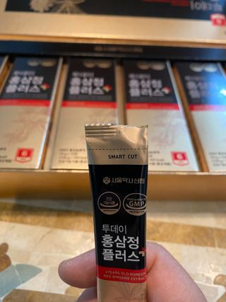 서울약사신협_투데이홍삼정플러스스틱_10g x 60포 — 5점을 준 리뷰어가 2021년 7월 올린 사용 사진