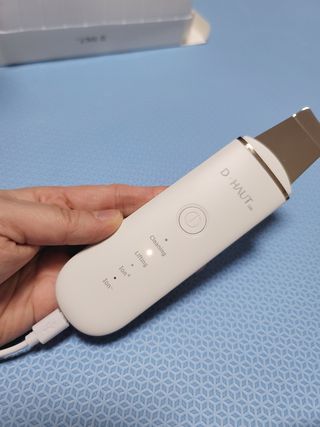 디하우트 랩 4 in 1 갈바닉 아쿠아 워터 필링기 스킨스크러버 — 5점을 준 리뷰어가 2021년 11월 올린 사용 사진