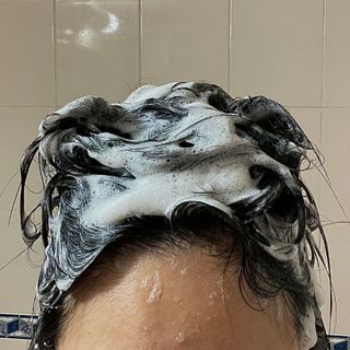 르핸스 퍼포밍 5 샴푸 비반트 포렛/베티버 포그 — 4점을 준 리뷰어가 2022년 12월 올린 사용 사진