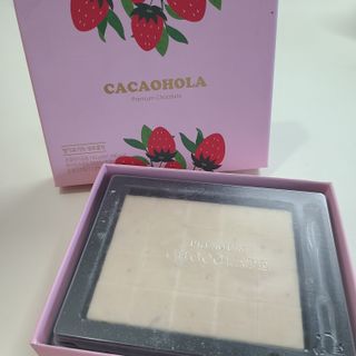 연말/새해선물 딸기 초콜릿 종착역, 건딸기가 상큼하게 씹히는 카카올라 딸기생초콜릿 — 5점을 준 리뷰어가 2021년 10월 올린 사용 사진