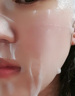 Dr.느루벗 느루벗 EGF FGF 스킨 리커버리 마스크 10장 — 5점을 준 리뷰어가 2021년 4월 올린 사용 사진