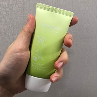 [후르디아] 겉보속촉 피지 컨트롤 청포도 선젤 — 5점을 준 리뷰어가 2023년 4월 올린 사용 사진