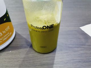 프로티원 단백질쉐이크 녹차맛 2주분 1통+보틀 — 5점을 준 리뷰어가 2021년 9월 올린 사용 사진