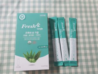 에프에이치아이코리아 Fresh순 프로폴리스 무알콜 일회용 가글 11ml 10개입 — 5점을 준 리뷰어가 2021년 4월 올린 사용 사진