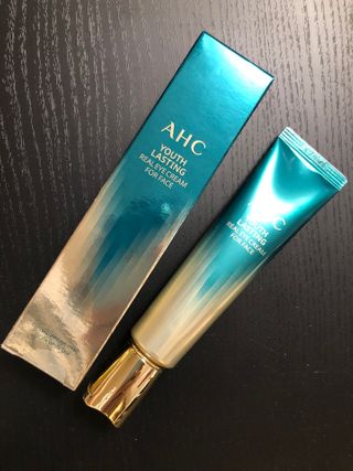 [NEW 탄력유턴 아이크림] AHC 유스 래스팅 리얼 아이크림 포 페이스 — 5점을 준 리뷰어가 2021년 1월 올린 사용 사진