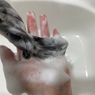 프리마인 더이상 뻣뻣하고 효과없는 탈모샴푸는 NO. 근본부터 케어하는 셀베이스 그린티샴푸(500ml) — 5점을 준 리뷰어가 2023년 4월 올린 사용 사진