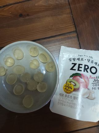 ZERO (초콜릿 칩 쿠키, 카카오 케이크, 후르츠 젤리, 아이스 콜라, 아이스 초코바) — 5점을 준 리뷰어가 2022년 6월 올린 사용 사진