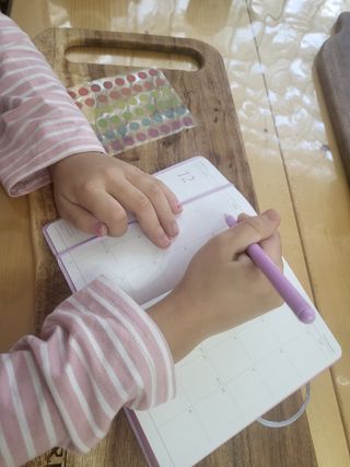 리훈 2023년 이야기다이어리 숏 날짜형 — 5점을 준 리뷰어가 2022년 12월 올린 사용 사진