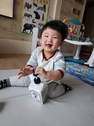 [달리살다] 우리 가족 안심 보습케어, 밀크바오밥의 패밀리 바디로션 — 5점을 준 리뷰어가 2021년 3월 올린 사용 사진