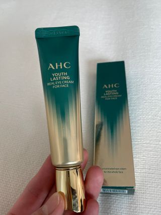 [NEW 탄력유턴 아이크림] AHC 유스 래스팅 리얼 아이크림 포 페이스 — 5점을 준 리뷰어가 2021년 3월 올린 사용 사진
