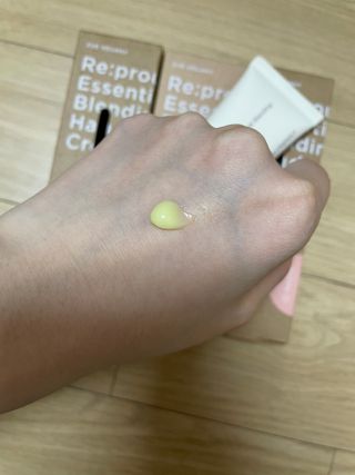 [후르디아] 끈적임 없는 착한성분 비건  핸드크림 3종 — 5점을 준 리뷰어가 2021년 11월 올린 사용 사진