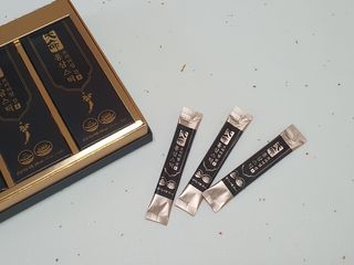 헬스업_천명진프리미엄홍삼스틱_10ml x 30포 — 5점을 준 리뷰어가 2021년 3월 올린 사용 사진
