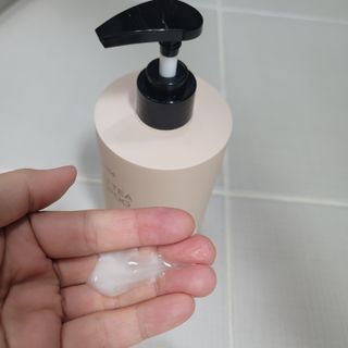 프리마인 더이상 뻣뻣하고 효과없는 탈모샴푸는 NO. 근본부터 케어하는 셀베이스 그린티샴푸(500ml) — 2점을 준 리뷰어가 2023년 3월 올린 사용 사진