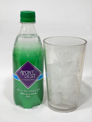 몽베스트 Montbest with Sparkling water Plain 20병 — 4.5점을 준 리뷰어가 2022년 5월 올린 사용 사진