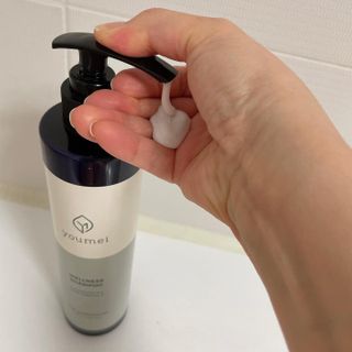 유메이 웰니스 샴푸 + 유메이 스칼프 브러쉬 — 5점을 준 리뷰어가 2022년 3월 올린 사용 사진