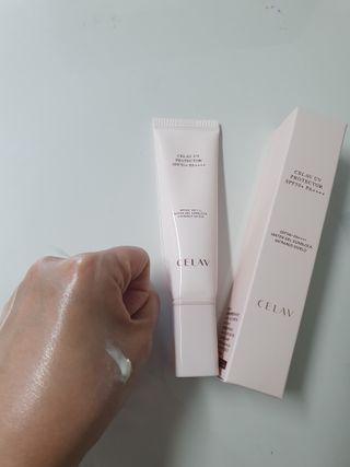 프리마인 선크림만 바꿨을 뿐인데 매일 물 2L챙겨먹고 기초케어 완벽하게 한 물빛피부 완성,셀라브UV프로텍터 — 5점을 준 리뷰어가 2023년 7월 올린 사용 사진