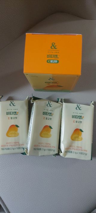 비타앤C 레몬맛, 망고맛 — 5점을 준 리뷰어가 2021년 7월 올린 사용 사진