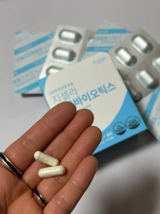 [지셀라] 프로바이오틱스 100억 유산균 보장 (1개월분 / 350mg X 30캡슐) — 5점을 준 리뷰어가 2023년 4월 올린 사용 사진