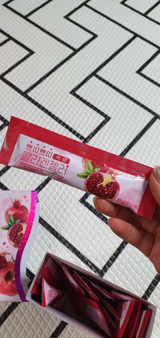 헬스업_쁘띠쁘띠석류콜라겐젤리_20g x 14포 — 5점을 준 리뷰어가 2021년 2월 올린 사용 사진