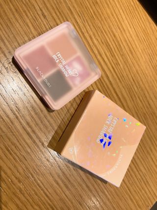 [블랙루즈] 크리스탈 하트 락 섀도우 4종 중 택1 — 5점을 준 리뷰어가 2021년 2월 올린 사용 사진