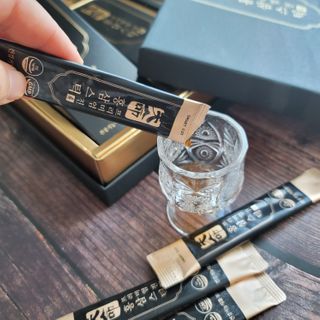 헬스업_천명진프리미엄홍삼스틱_10ml x 30포 — 5점을 준 리뷰어가 2021년 1월 올린 사용 사진