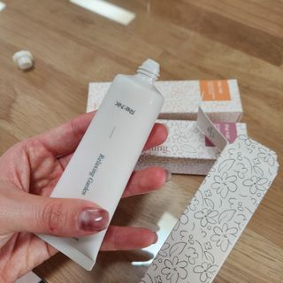 리엔케이 센티드 리페어 핸드크림 SET - 3 fragrance — 5점을 준 리뷰어가 2022년 11월 올린 사용 사진