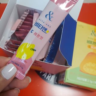비타앤C 레몬맛, 망고맛 — 5점을 준 리뷰어가 2021년 7월 올린 사용 사진
