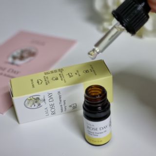 라라로즈데이 시즌2 천연 아로마오일 Y존 케어 속옷향수 이너퍼퓸 5ml  여성의 자존감을 UP시키자 — 5점을 준 리뷰어가 2021년 8월 올린 사용 사진